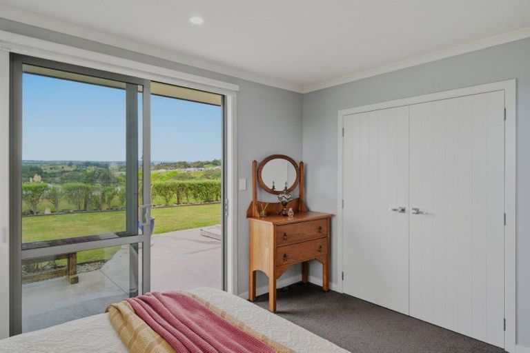Photo of property in Waterview Estate, 28/4 Greystone Place, Omokoroa, 3114