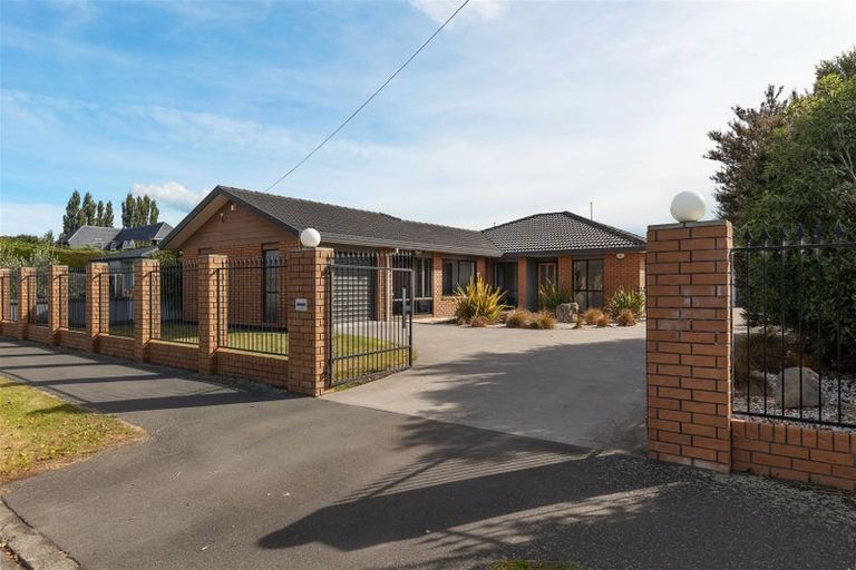 Photo of property in 141 Grimseys Road, Redwood, Christchurch, 8051