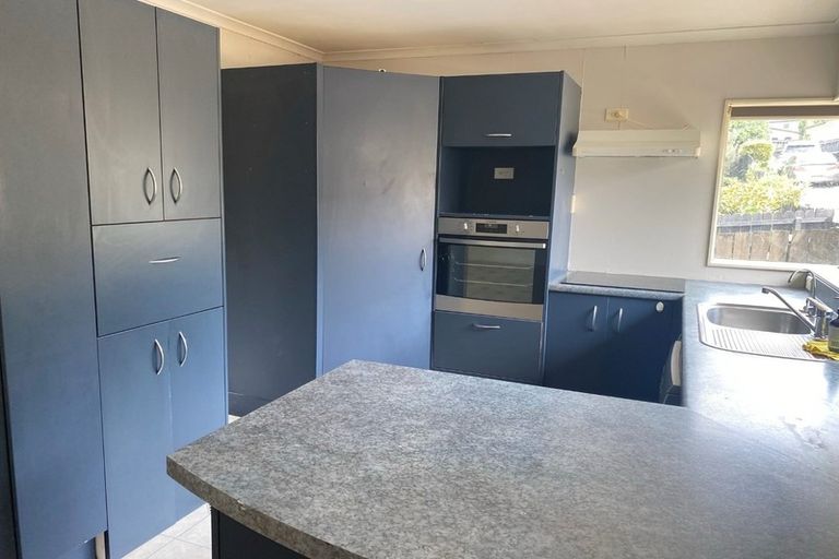 Photo of property in 17 De Havilland Drive, Goodwood Heights, Auckland, 2105