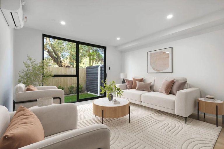 Photo of property in 4/399 Massey Road, Mangere East, Auckland, 2024