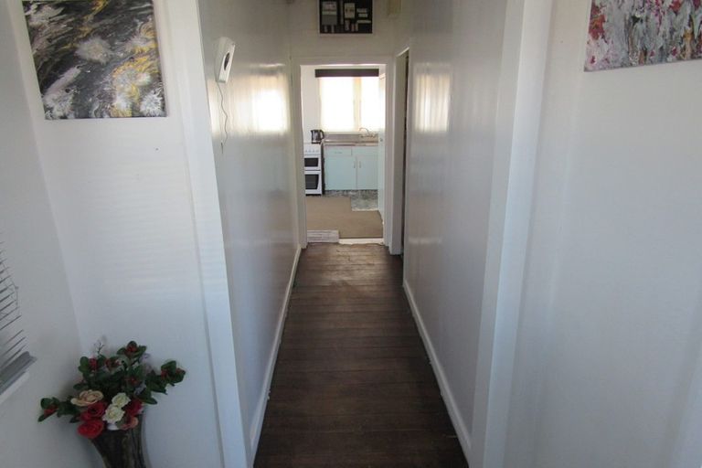 Photo of property in 12 Burns Street, Hawera, 4610