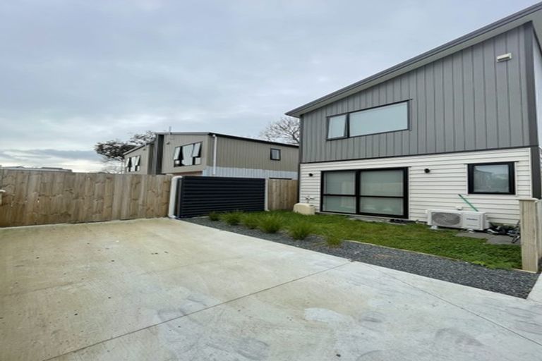 Photo of property in 2/34 Edmonton Road, Henderson, Auckland, 0612