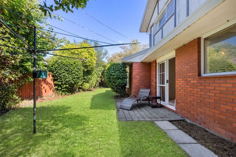 Photo of property in 2/23 Montclare Avenue, Ilam, Christchurch, 8041
