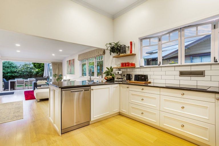 Photo of property in 26 Tainui Road, Devonport, Auckland, 0624