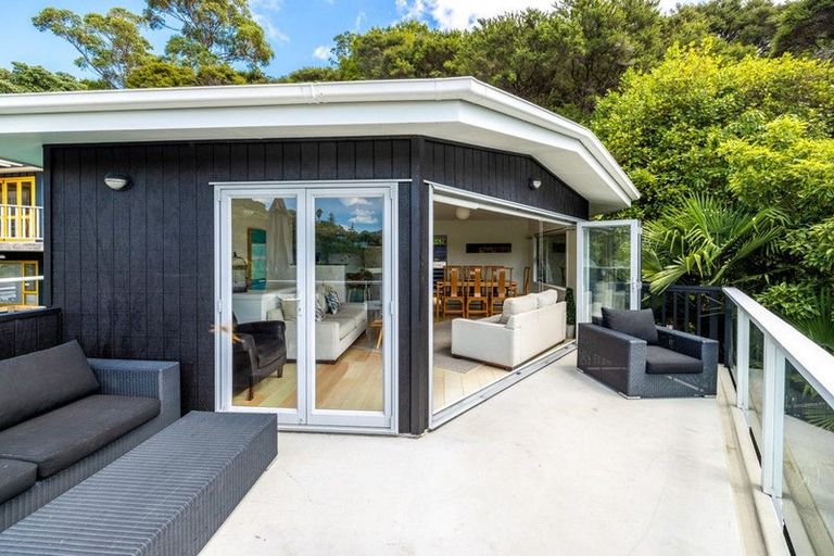 Photo of property in 25 Miro Road, Palm Beach, Waiheke Island, 1081