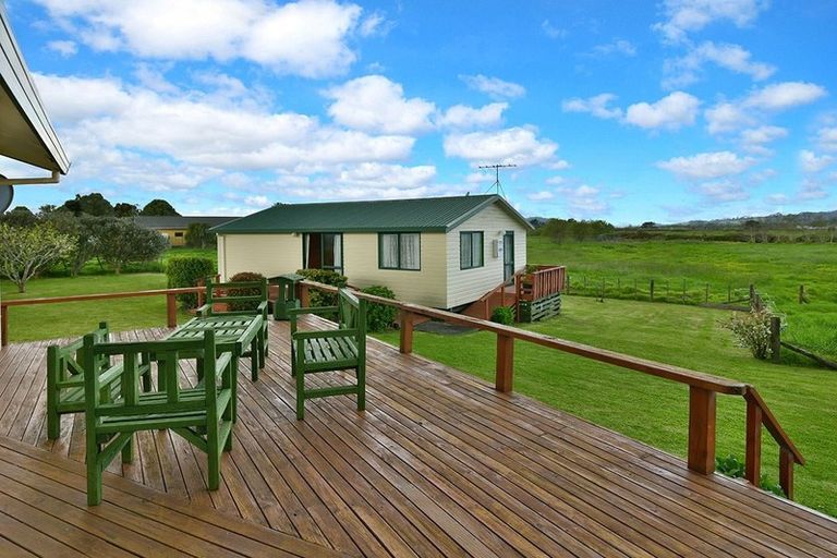 Photo of property in 100 South Head Road, South Head, Helensville, 0874