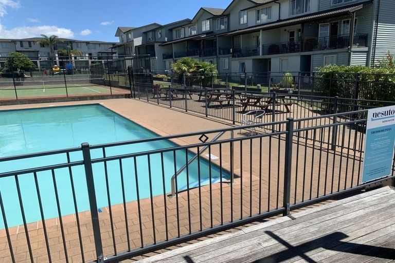 Photo of property in 1/1 Opito Way, East Tamaki, Auckland, 2013