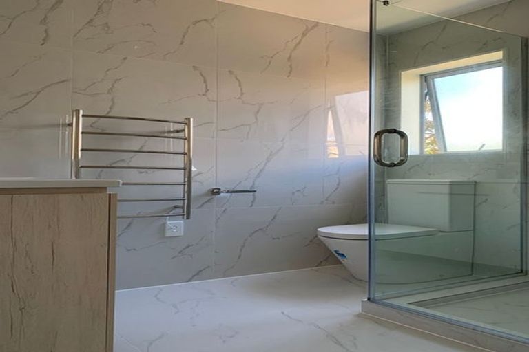 Photo of property in 136a Prince Regent Drive, Half Moon Bay, Auckland, 2012