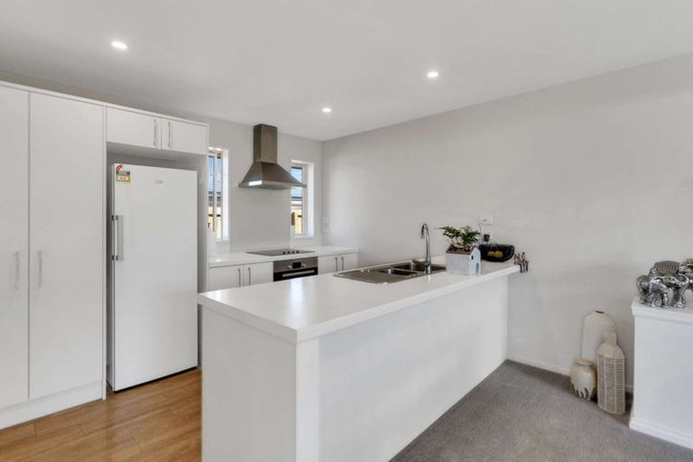 Photo of property in 22 Bradwell Crescent, Halswell, Christchurch, 8025