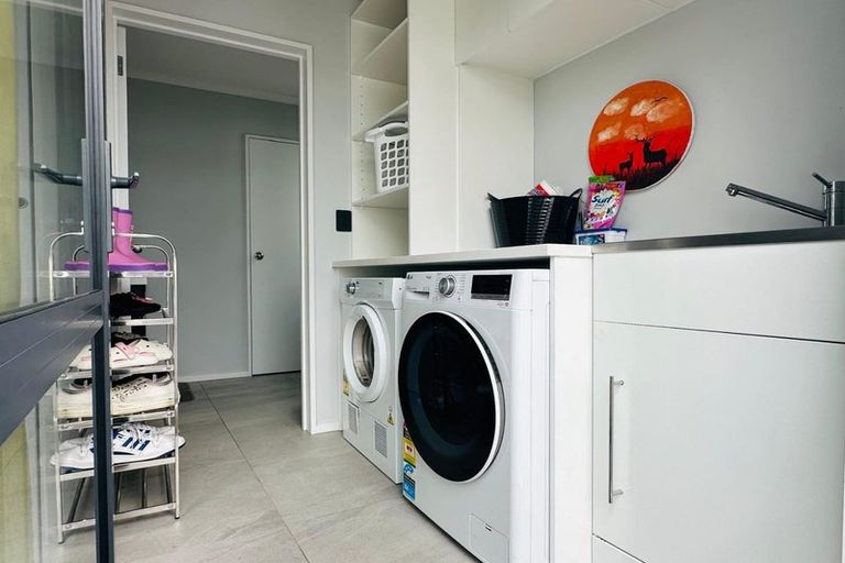 Photo of property in 10 Hopuni Way, Takanini, 2112