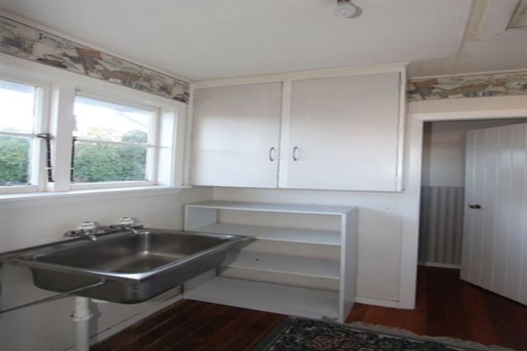 Photo of property in 2 Farquhars Road, Redwood, Christchurch, 8051