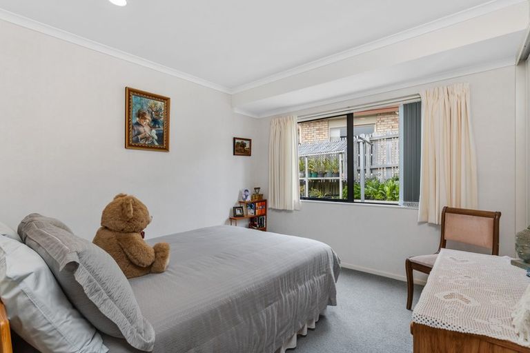 Photo of property in 56 Black Teal Close, Unsworth Heights, Auckland, 0632