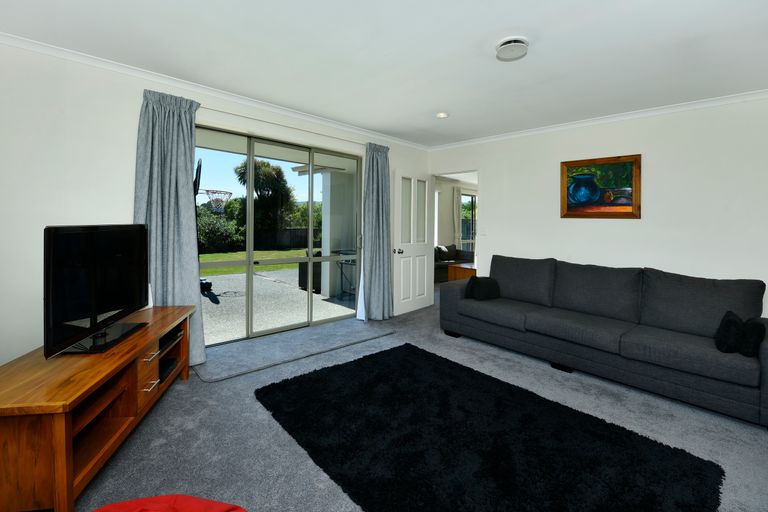 Photo of property in 40 Hoult Crescent, Monaco, Nelson, 7011