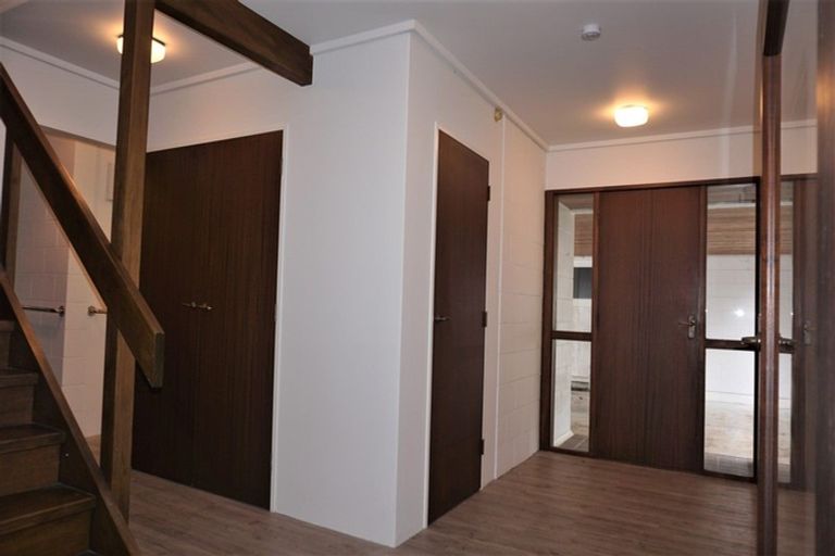 Photo of property in 25 Heatherlea Road East, Levin, 5571