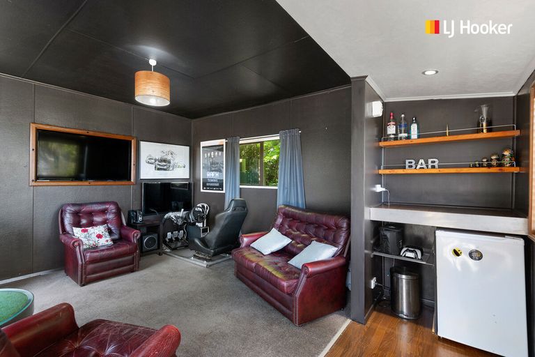 Photo of property in 112 Oakwood Avenue, Balaclava, Dunedin, 9011