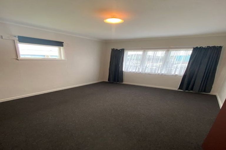 Photo of property in 229 Featherston Street, Palmerston North, 4410