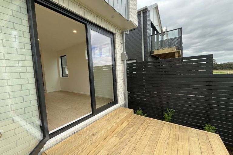 Photo of property in 9/23 Makomako Drive, Orewa, 0931