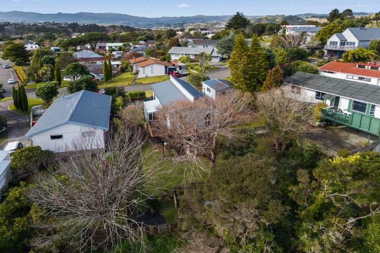 Photo of property in 8 Hicks Close, Whitby, Porirua, 5024