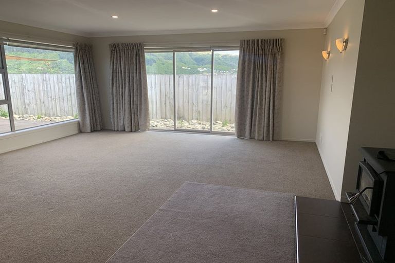 Photo of property in 99 Bing Lucas Drive, Tawa, Wellington, 5028