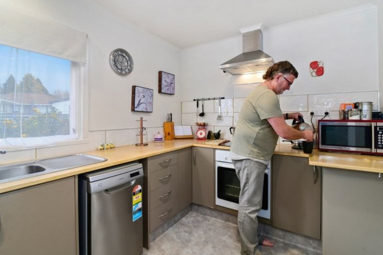 Photo of property in 4 Roosevelt Road, Western Heights, Rotorua, 3015