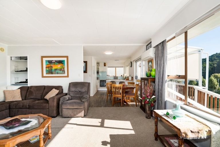 Photo of property in 131 Waikawa Road, Picton, 7220
