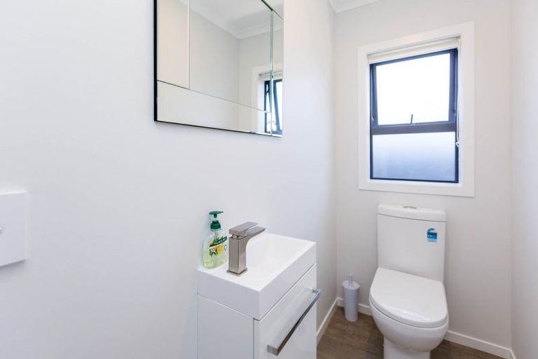 Photo of property in 16 Whitten Way, Wallaceville, Upper Hutt, 5018