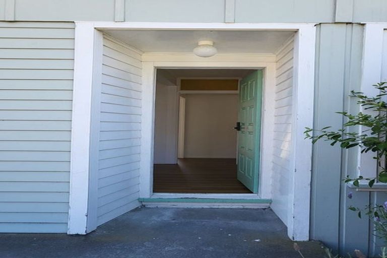 Photo of property in 4a Ngahina Street, Paraparaumu, 5032