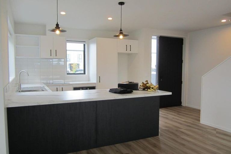 Photo of property in 27 Pipi Place, Levin, 5510