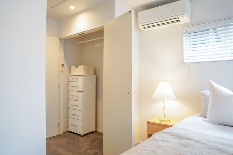 Photo of property in 49a Onewa Road, Northcote, Auckland, 0627