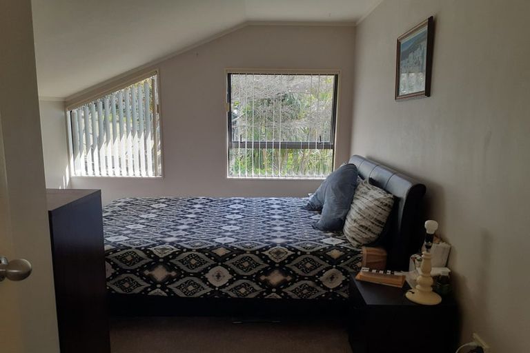 Photo of property in 2/65 Donald Street, Stanmore Bay, Whangaparaoa, 0932