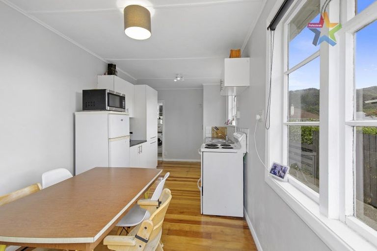 Photo of property in 25 Fleet Street, Naenae, Lower Hutt, 5011