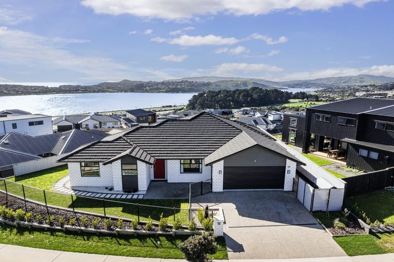 Photo of property in 56 Queen Charlotte Drive, Aotea, Porirua, 5024