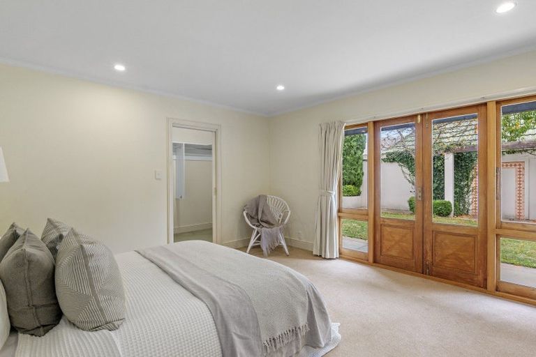 Photo of property in 2/11 Memorial Avenue, Ilam, Christchurch, 8053