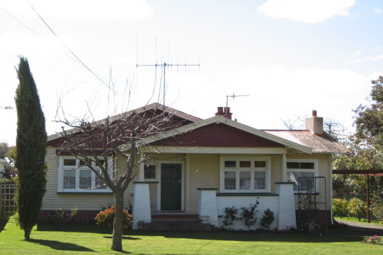 Photo of property in 6 Harris Street, Marton, 4710