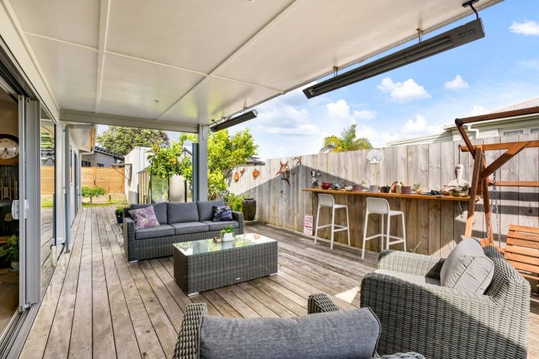 Photo of property in 229a Ocean Road, Whangamata, 3620