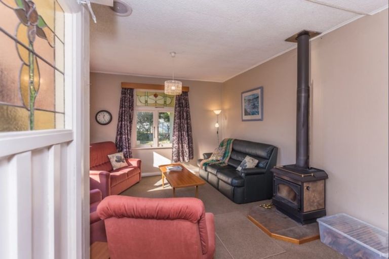 Photo of property in 27 Victoria Street, Foxton, 4814