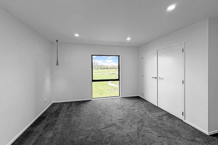 Photo of property in 21 Karaka Village Parade, Karaka, 2580