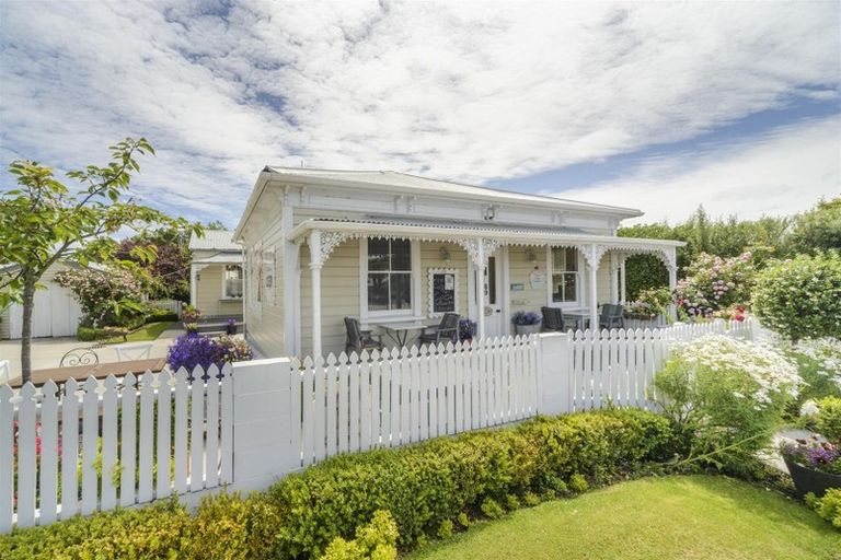 Photo of property in 89 Bridge Street, Bulls, 4818