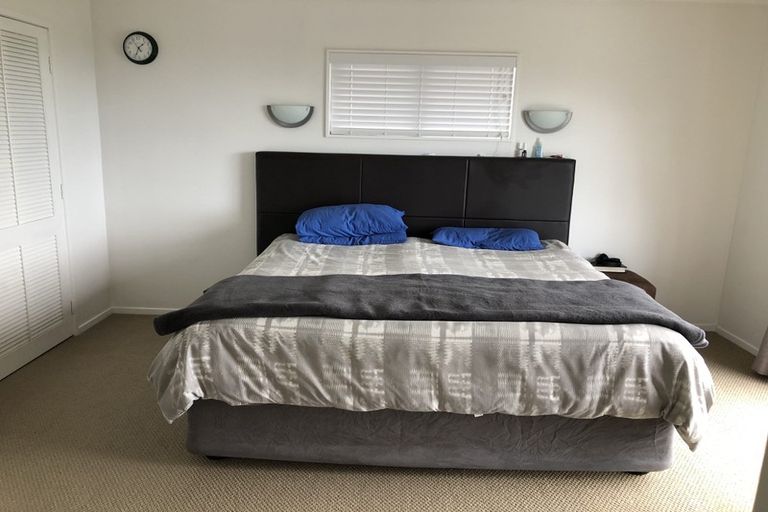 Photo of property in 947 East Coast Road, Torbay, Auckland, 0630