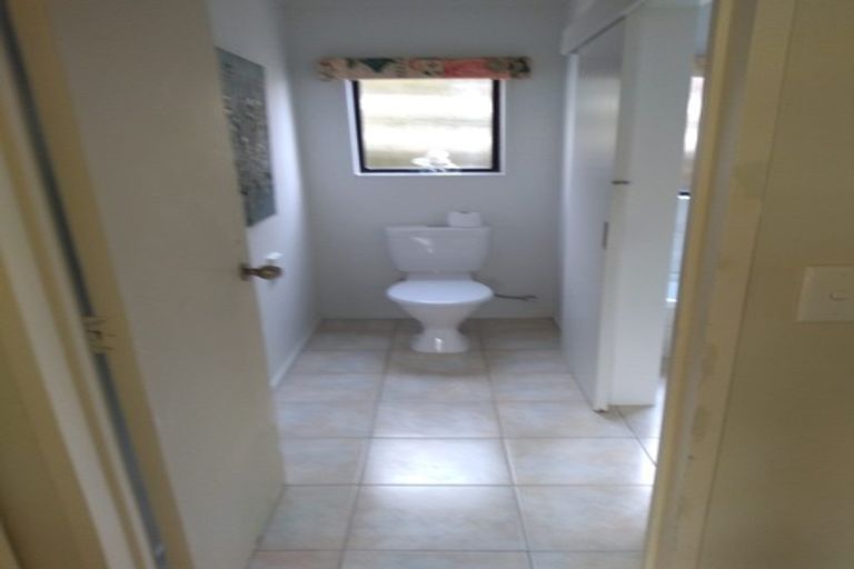 Photo of property in 1/13 Garadice Road, Rothesay Bay, Auckland, 0630