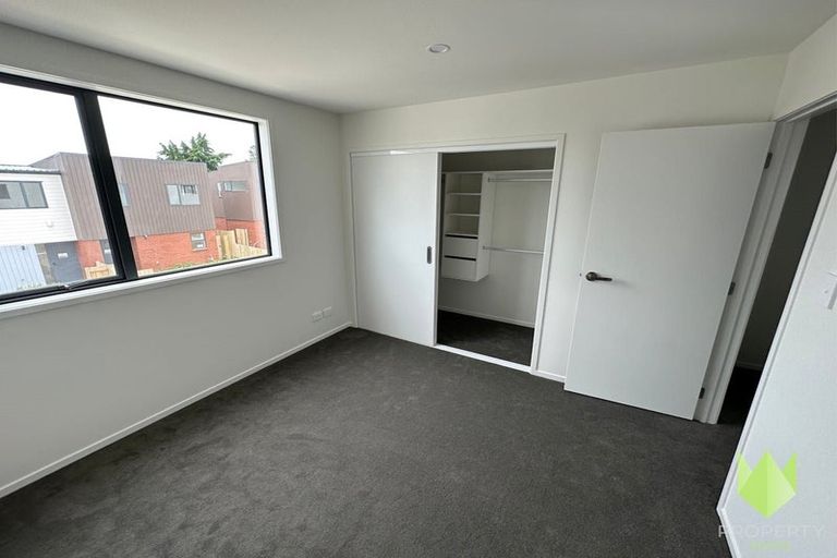 Photo of property in 9 Clay Works Lane, New Lynn, 0600