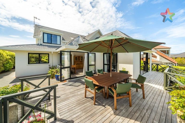 Photo of property in 3 George Gee Drive, Korokoro, Lower Hutt, 5012