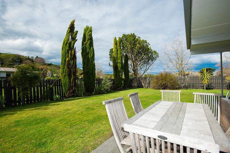 Photo of property in 16 Worsley Street, Tamarau, Gisborne, 4010