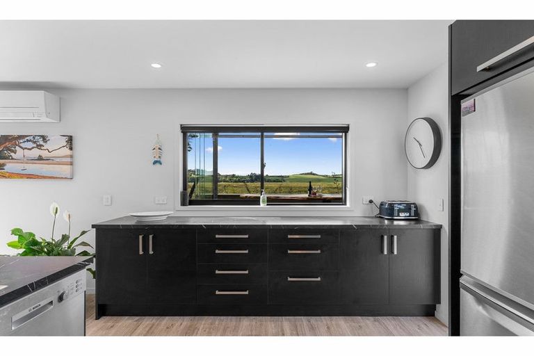 Photo of property in 10 Spinnaker Lane, Mangawhai, 0505