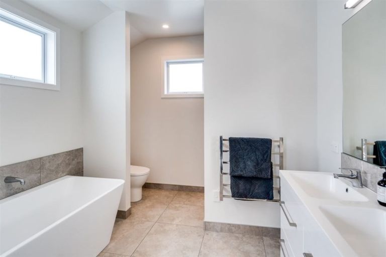 Photo of property in 3 Benmore Place, Poraiti, Napier, 4112