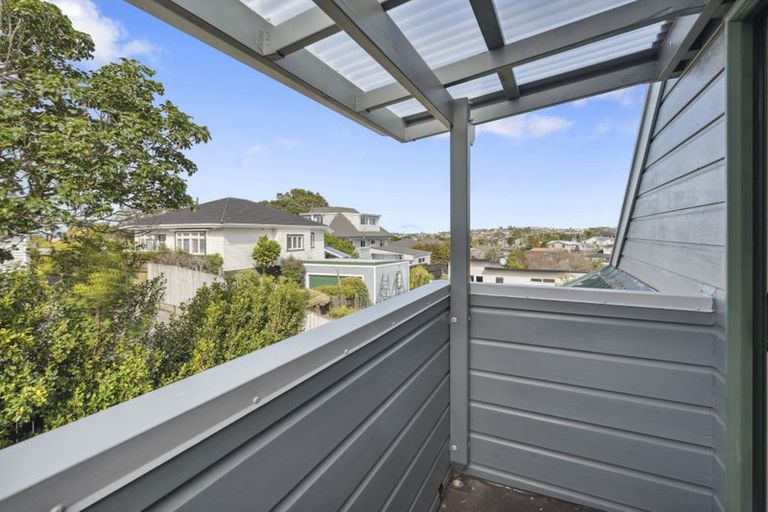 Photo of property in 906a East Coast Road, Northcross, Auckland, 0630