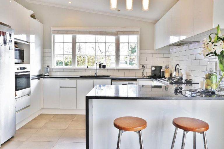 Photo of property in 128 Victoria Road, Devonport, Auckland, 0624