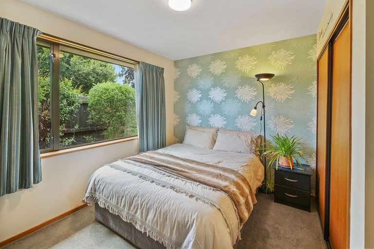 Photo of property in 2/113 Avonhead Road, Avonhead, Christchurch, 8042