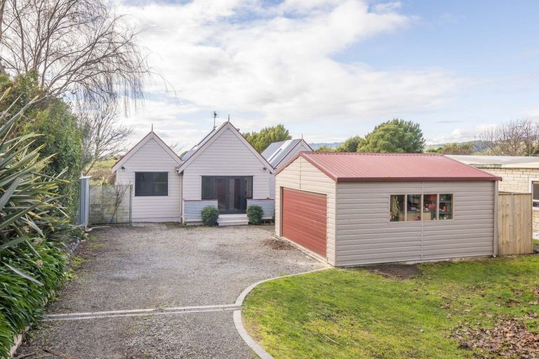 Photo of property in 28 Kaka Road, Raumati Beach, Paraparaumu, 5032