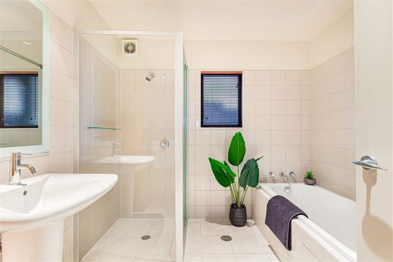 Photo of property in 48a Picasso Drive, West Harbour, Auckland, 0618